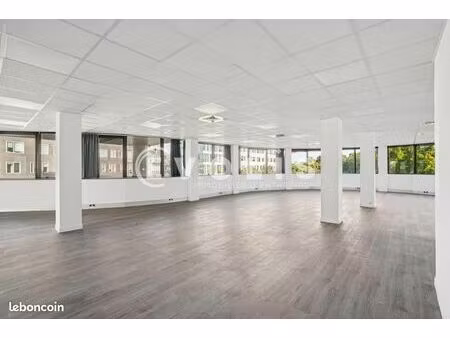 bureaux 217 m²