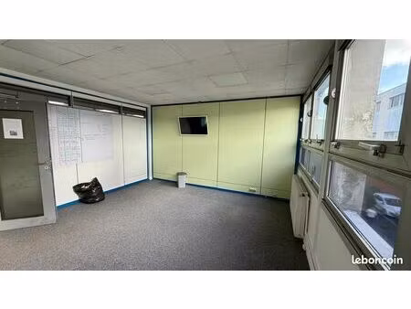 bureau de 30m2 93500 pantin