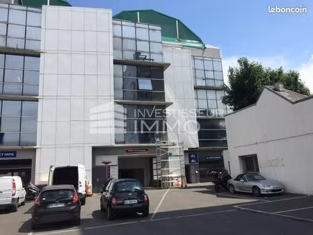 local d'activité 632 m²