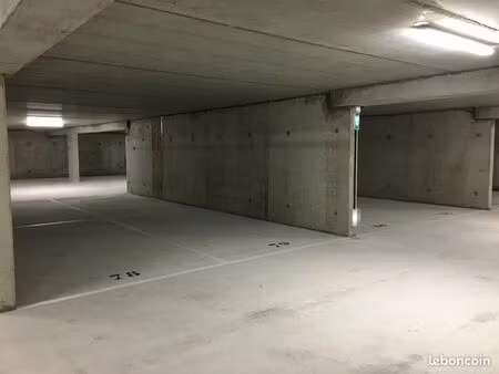 2 parkings intérieurs quartier vieux saint maur