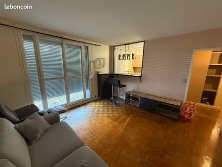 appartement renove 3 pieces rdc a vendre villejuif metro 14 et 7 parking cave