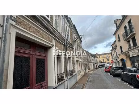 mennecy - studio plein centre-ville