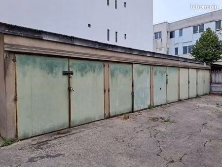 ensemble de boxs/garages à vendre à colombes (92)