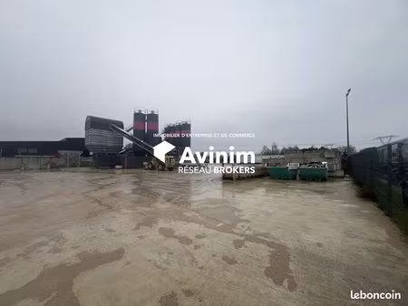 local 300 m² saint-germain-lès-arpajon