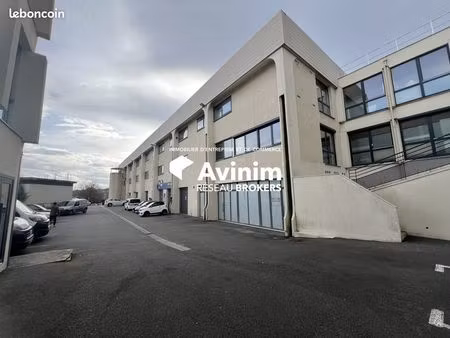 local 670 m² palaiseau