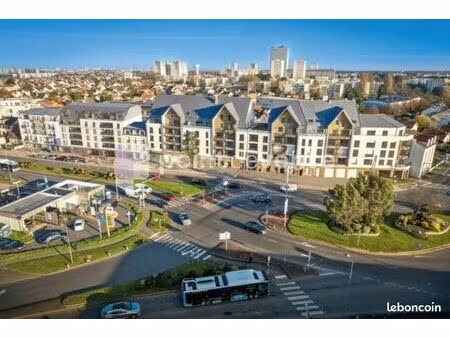 local commercial 111 m²