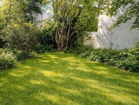 terrain plat  ensoleillé  190 m2