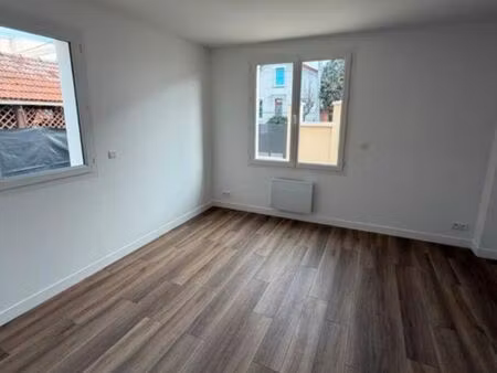 grand studio/f2 neuf pmr gare villeneuve quartier pavillonnaire