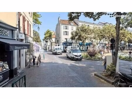 commerce habillement/textile 84 m²