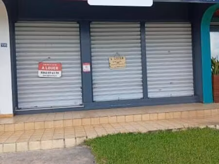 local proche centre-ville tampon