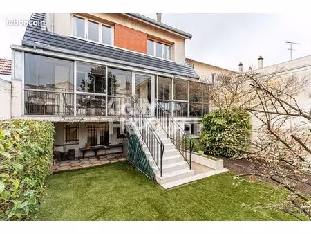 maison 6 pièces 225 m²