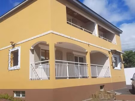 f/4 avec locataire ste suzanne