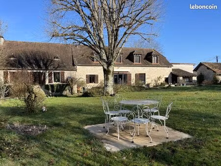 ferme 9 pièces 200 m²