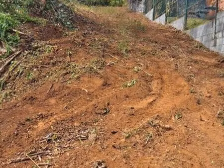 terrain à bâtir 1615m2 (tan rouge)