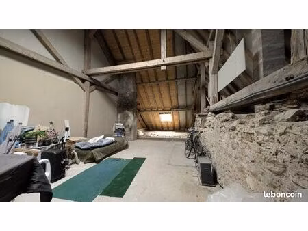 appartement 1 pièce 91 m²