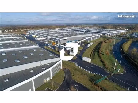 local industriel 10 736 m²
