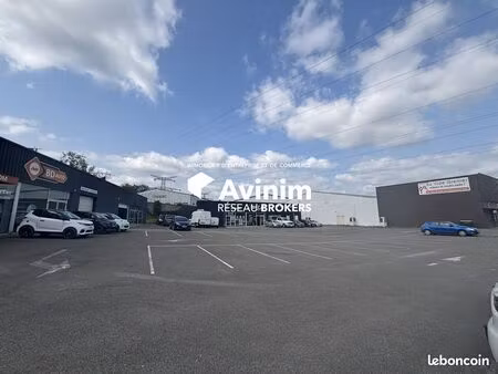 local commercial 300 m² chalezeule