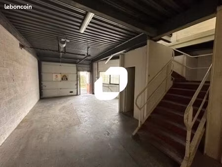 local d'activité 215 m²