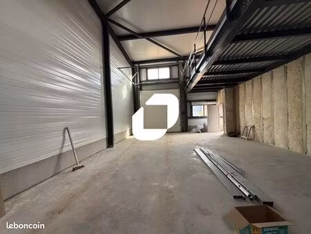 local d'activité 185 m²