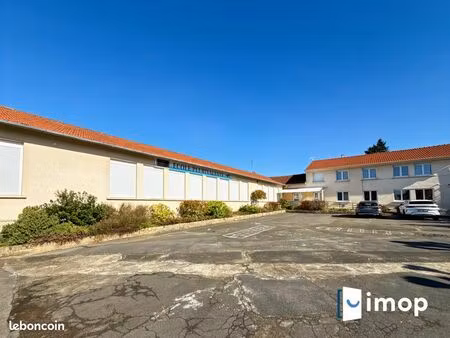local commercial 590 m²