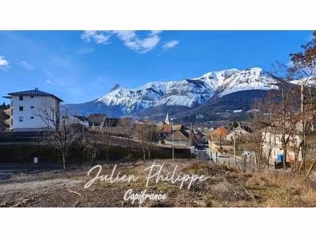 terrain constructible viabilisé à vendre