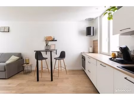 studio lumineux rénové – centre dinan à pied