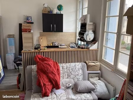 vend un 2 pièces à 300m de la gare d éprenon à 40 minute de la gare  montparnasse