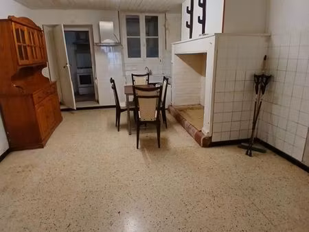 t2 au rdc 60m² centre mirande