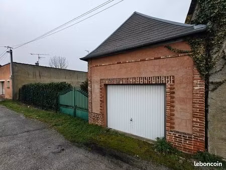 parking/box 3 pièces 40 m²