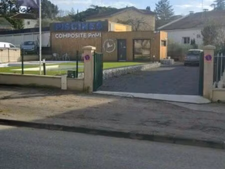 local + terrain commercial