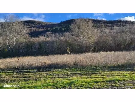 terrain 833 m² la touche