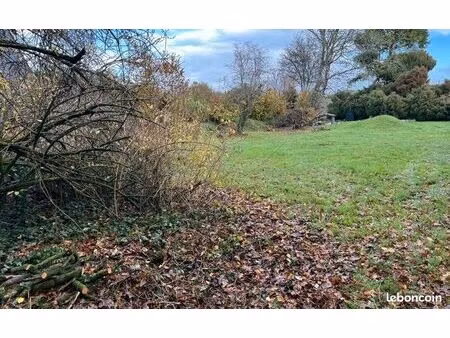 terrain 768 m² melgven