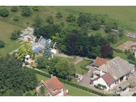 tres belle demeure pour amoureux de chevaux et regroupement familial