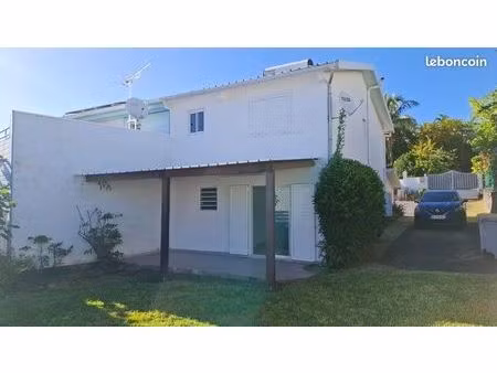 maison bois de nèfles sainte-clotilde