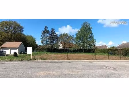 terrain de 945 m² à piseux - 1 allée des marronniers