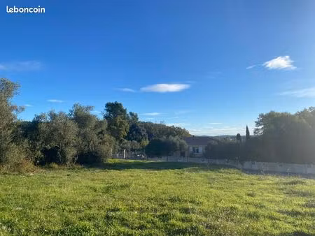 terrain 788 m² lauret