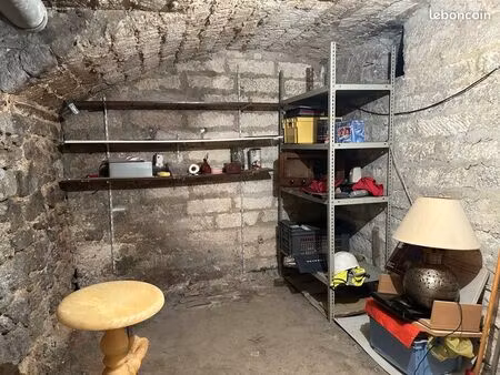 cave de 9m2 proche de la gare