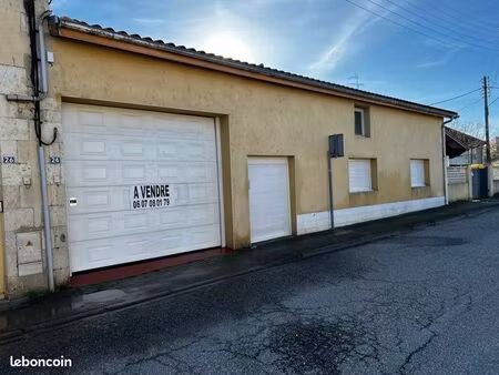 local artisanal 209m2 centre ville vic