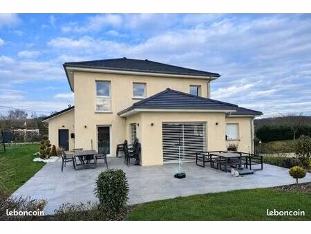 maison contemporaine 300 m² – sous-sol complet – terrain 2 200 m²