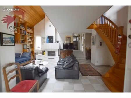 maison 7 pièces 148 m²