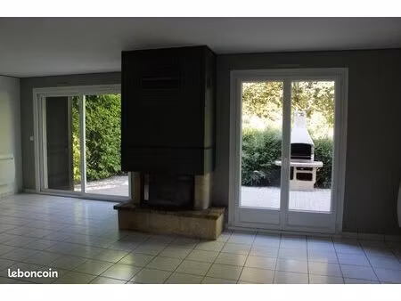 chezeneuve maison à louer