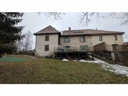 maison 8 pièces 239 m²