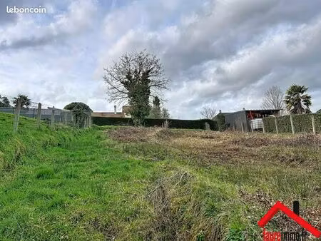 terrain 635 m² la feuillade