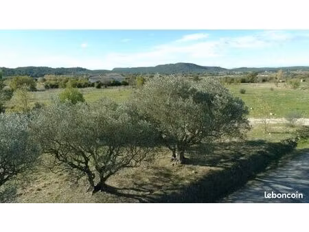 terrain 610 m² lecques