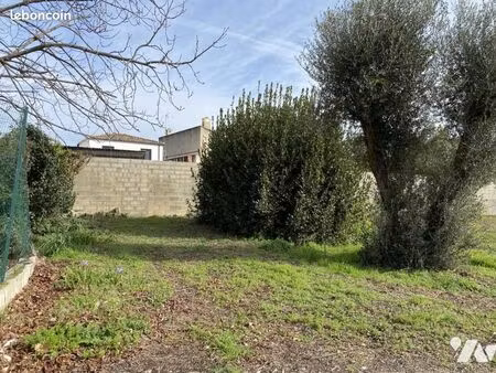 terrain 310 m² nimes