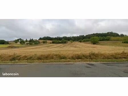 terrain 644 m² saint germain du salembre