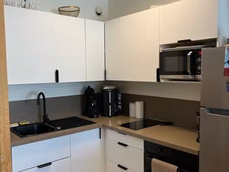 studio 34 m² rénové avec balcon – centre de frontignan (34110)