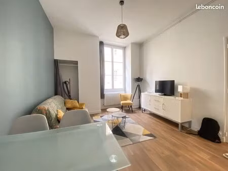 studio 1 pièce 22 m²