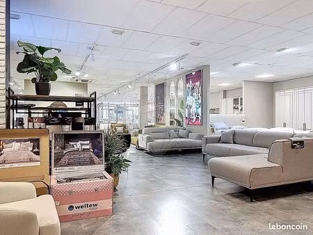 commerce divers 513 m²