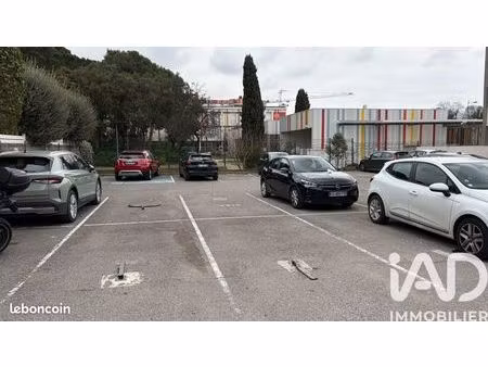parking/box castelnau-le-lez